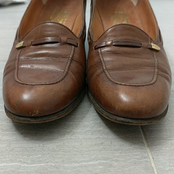 Vintage Salvatore Ferragamo Moccasin/Boat Heels - Picture 3 of 8